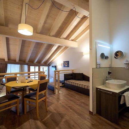 Dolcevita Ambiez B&B San Lorenzo Dorsino Bagian luar foto