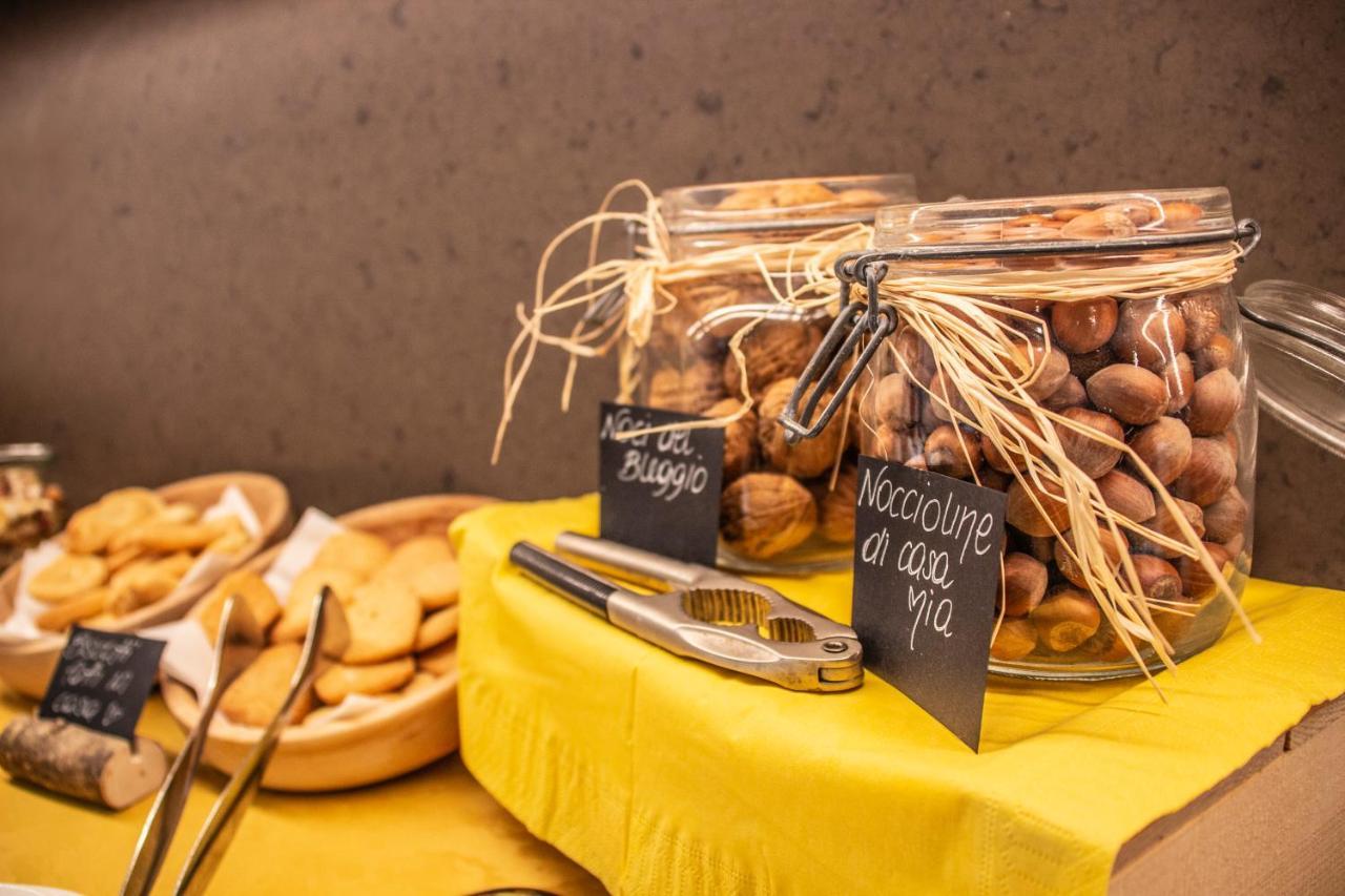 Dolcevita Ambiez B&B San Lorenzo Dorsino Bagian luar foto
