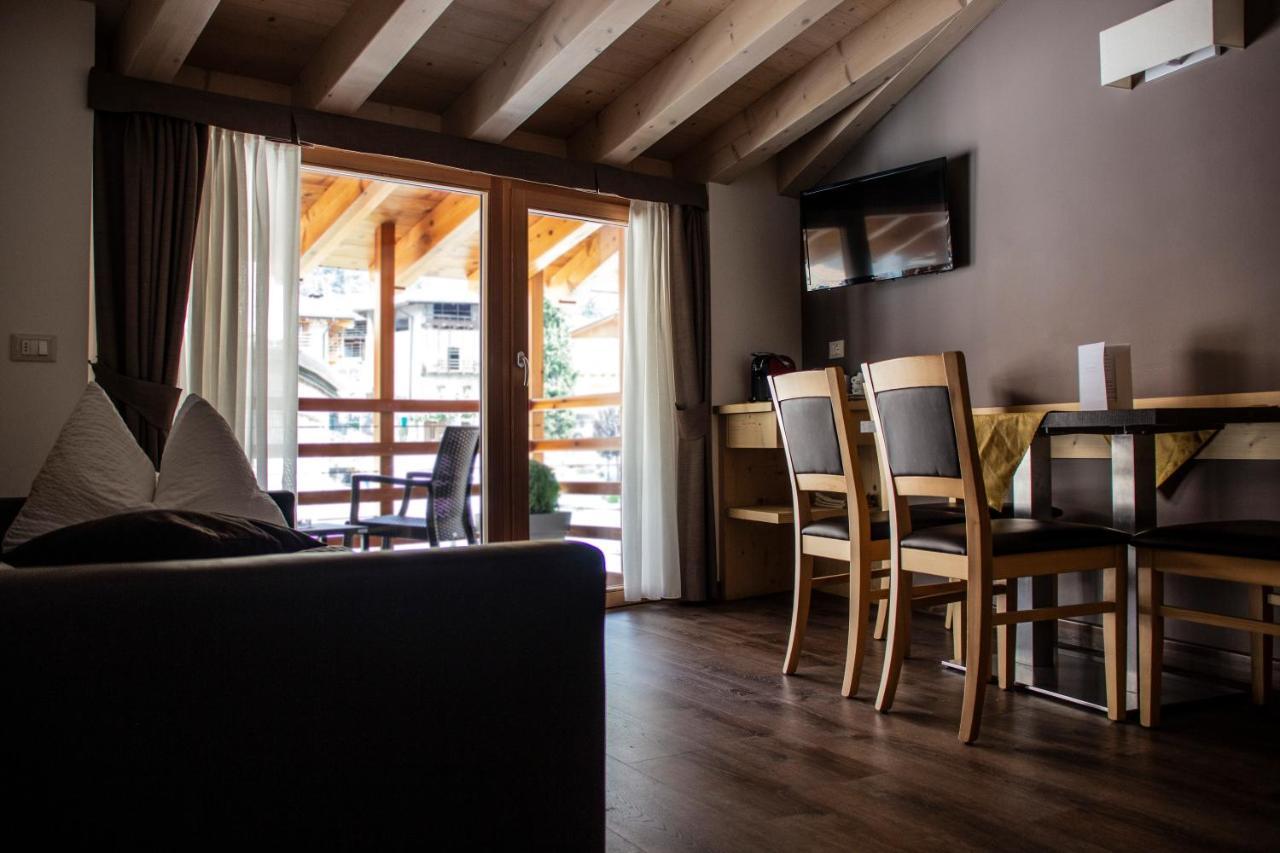 Dolcevita Ambiez B&B San Lorenzo Dorsino Bagian luar foto