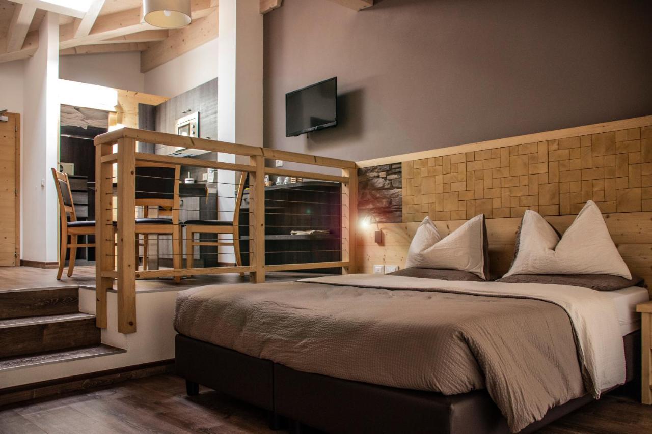 Dolcevita Ambiez B&B San Lorenzo Dorsino Bagian luar foto