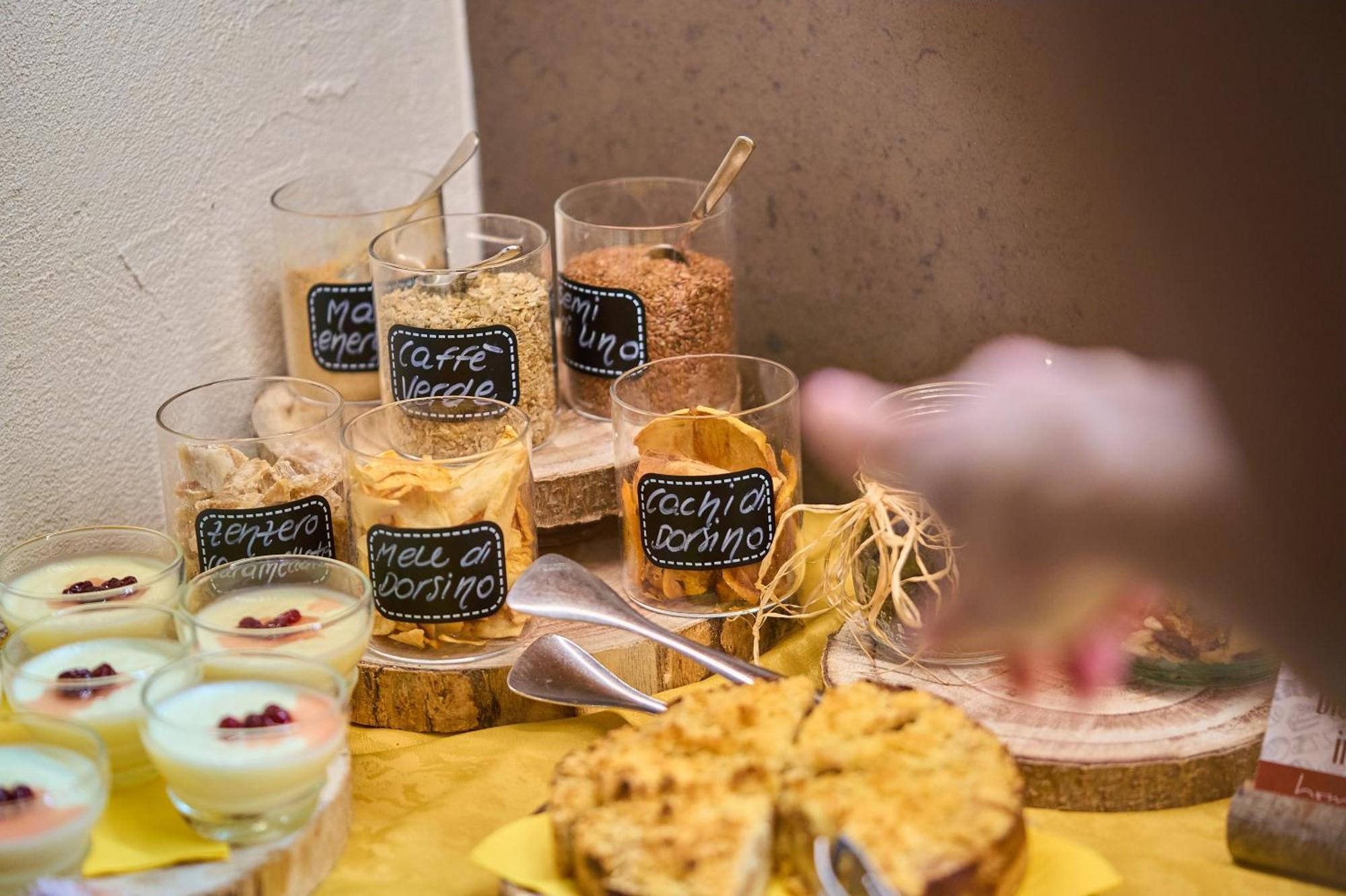 Dolcevita Ambiez B&B San Lorenzo Dorsino Bagian luar foto