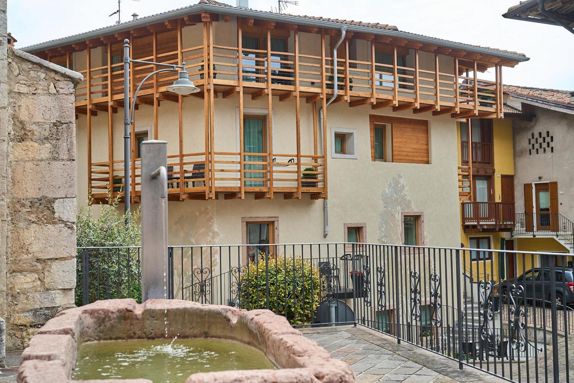 Dolcevita Ambiez B&B San Lorenzo Dorsino Bagian luar foto