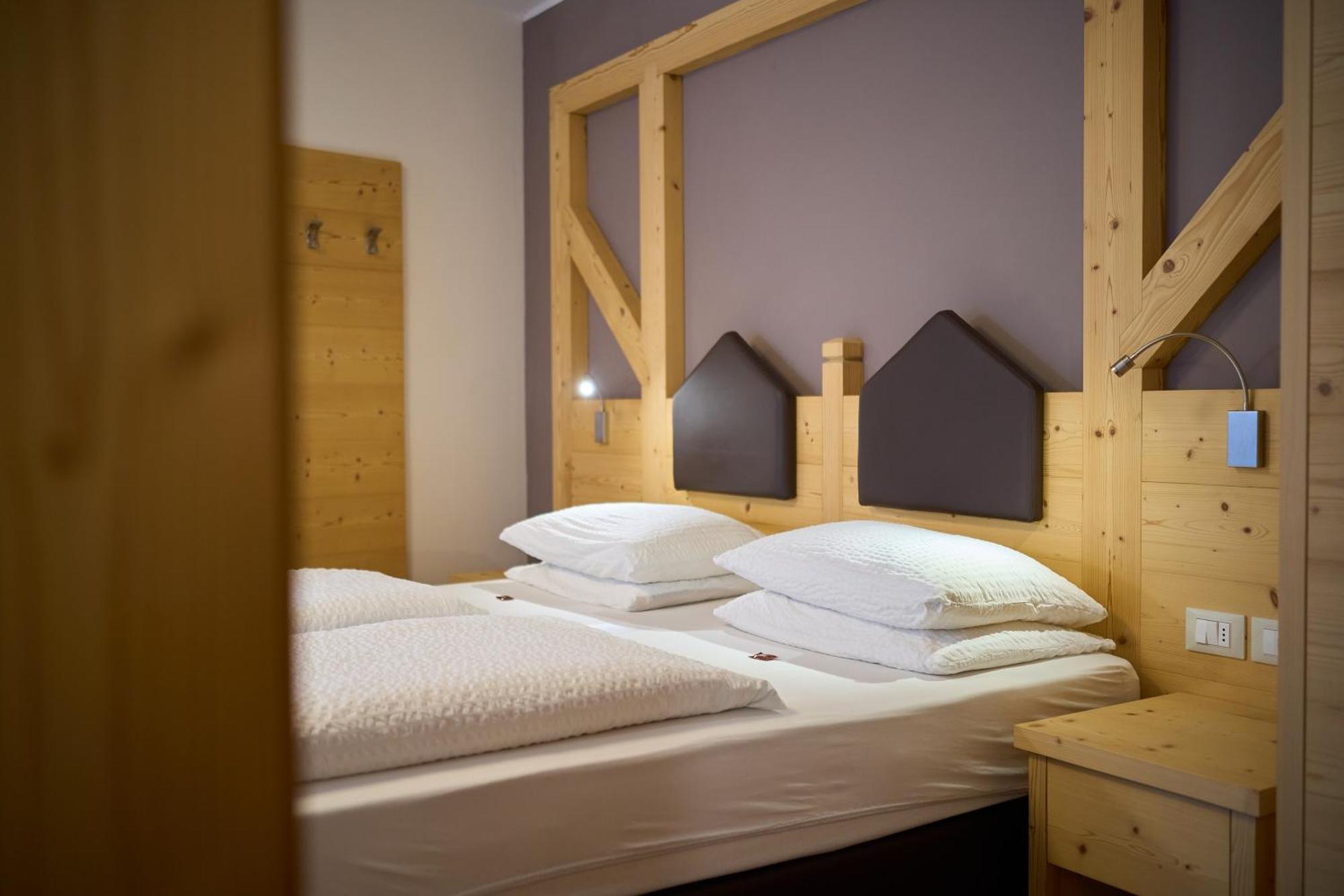 Dolcevita Ambiez B&B San Lorenzo Dorsino Bagian luar foto