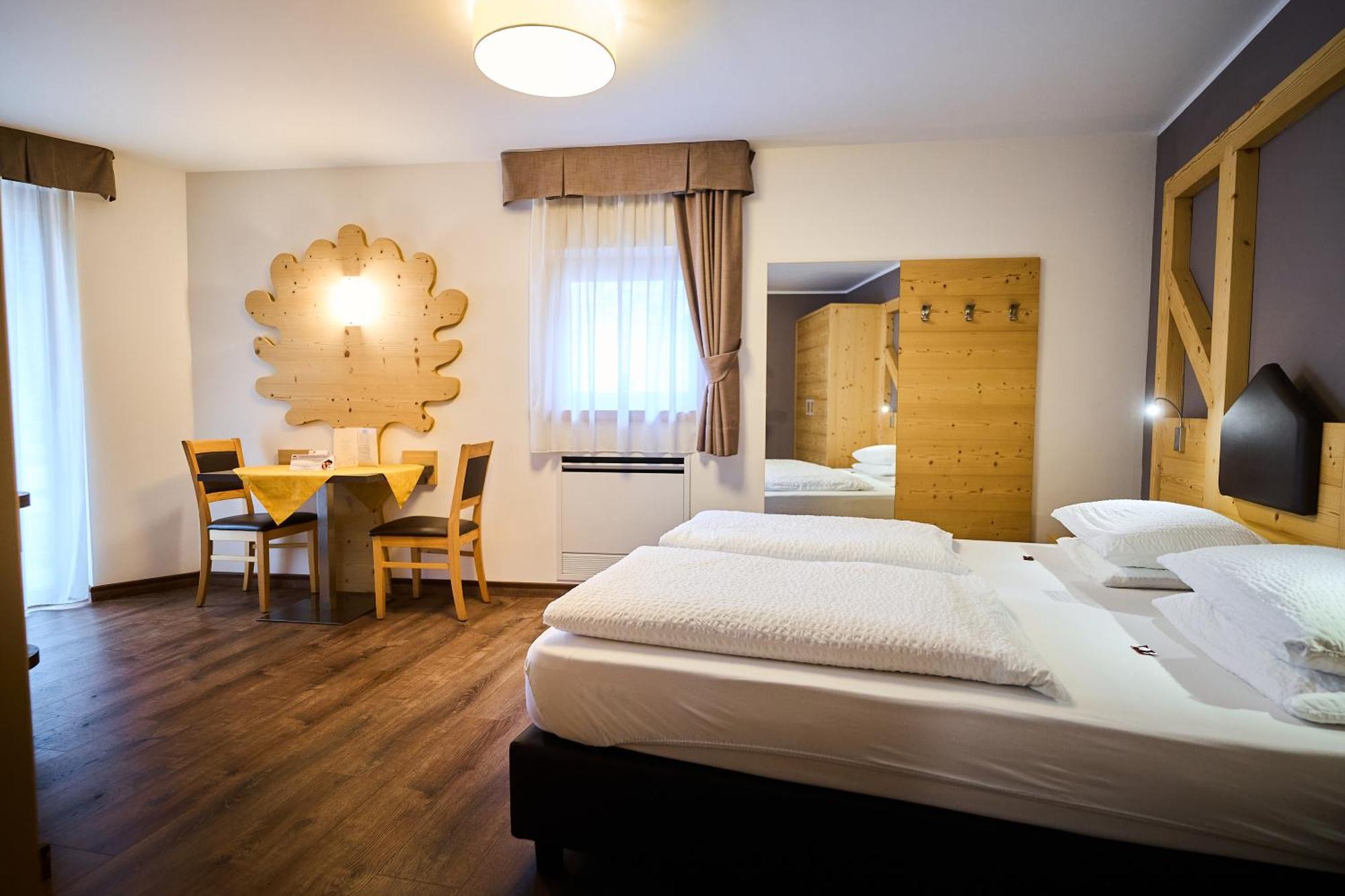 Dolcevita Ambiez B&B San Lorenzo Dorsino Bagian luar foto