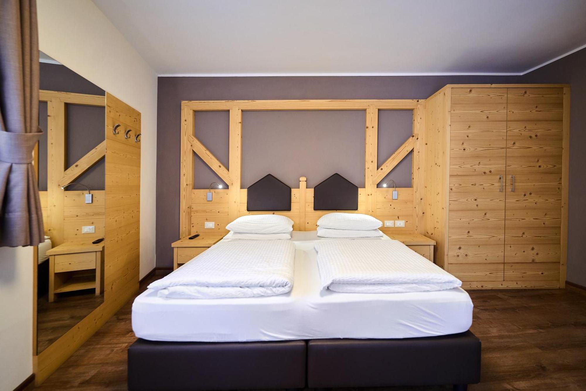 Dolcevita Ambiez B&B San Lorenzo Dorsino Bagian luar foto