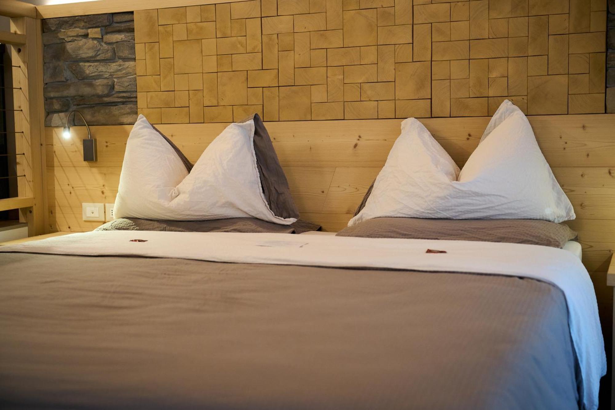 Dolcevita Ambiez B&B San Lorenzo Dorsino Bagian luar foto