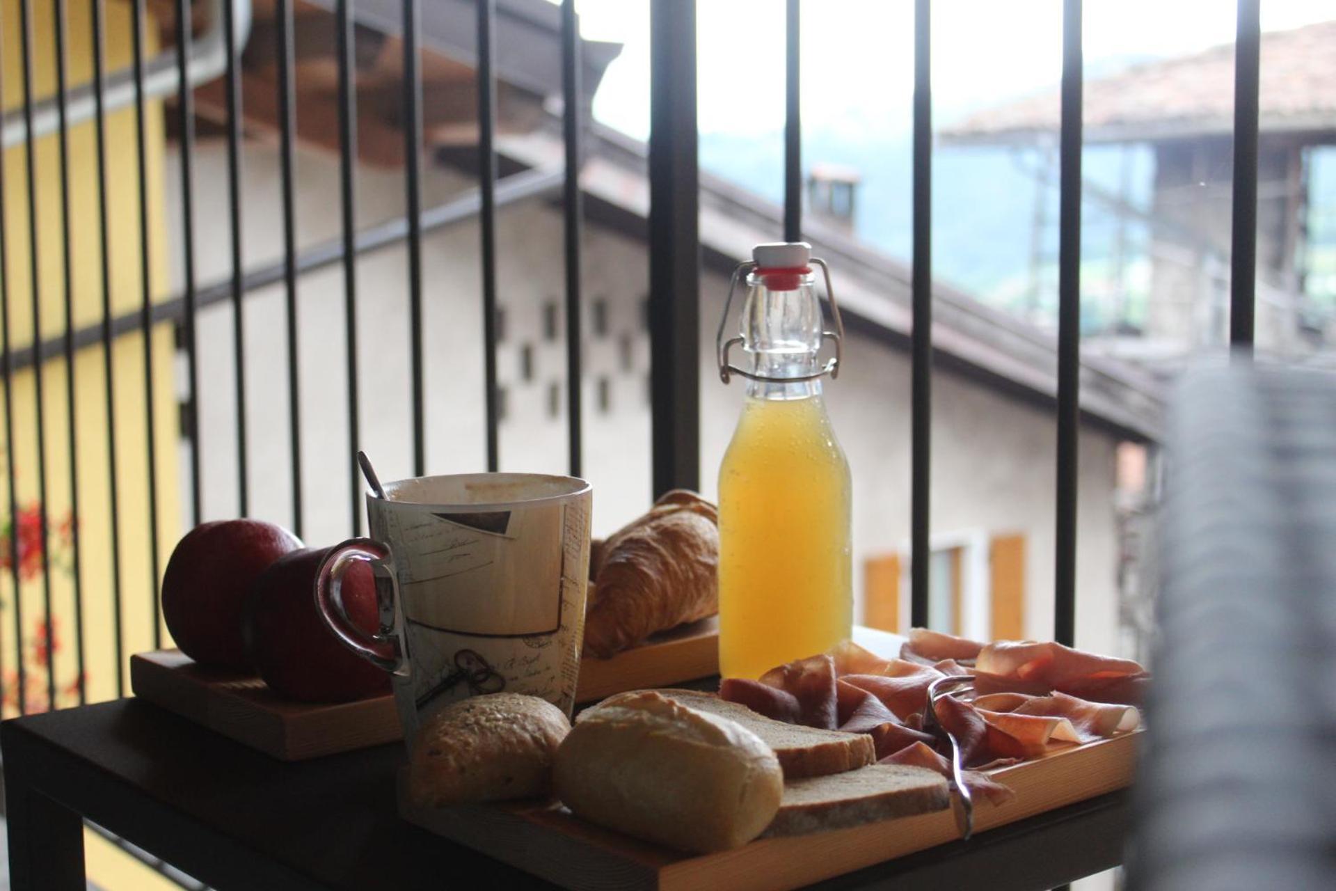 Dolcevita Ambiez B&B San Lorenzo Dorsino Bagian luar foto