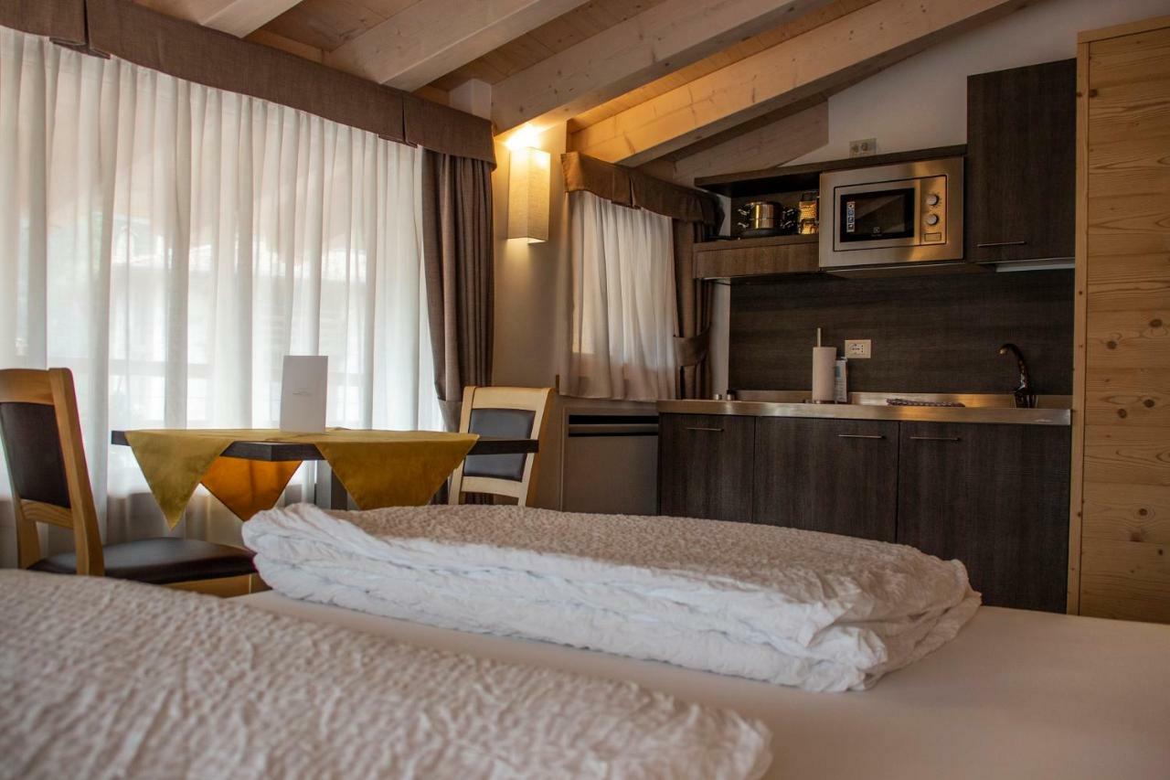 Dolcevita Ambiez B&B San Lorenzo Dorsino Bagian luar foto