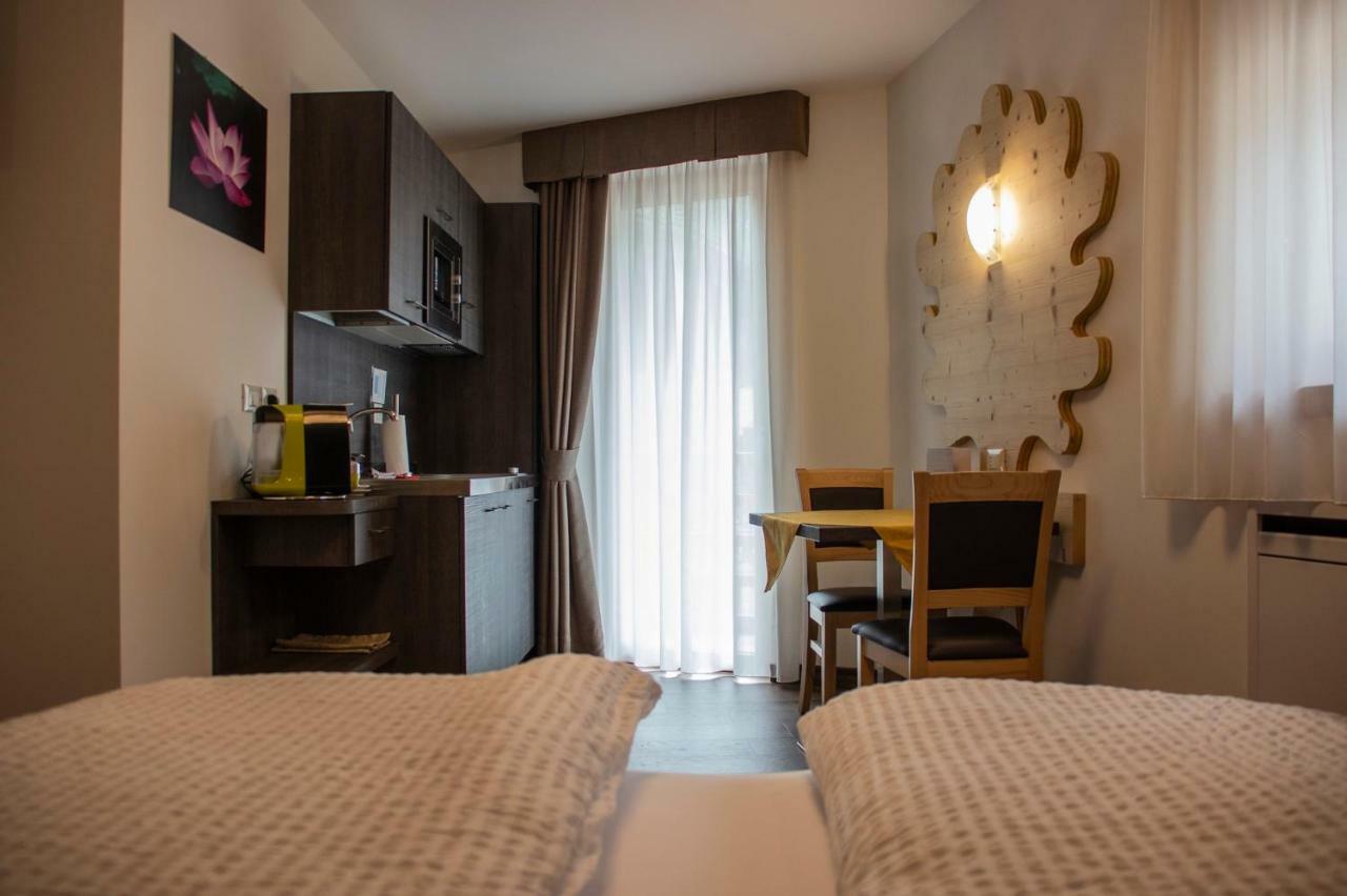 Dolcevita Ambiez B&B San Lorenzo Dorsino Bagian luar foto
