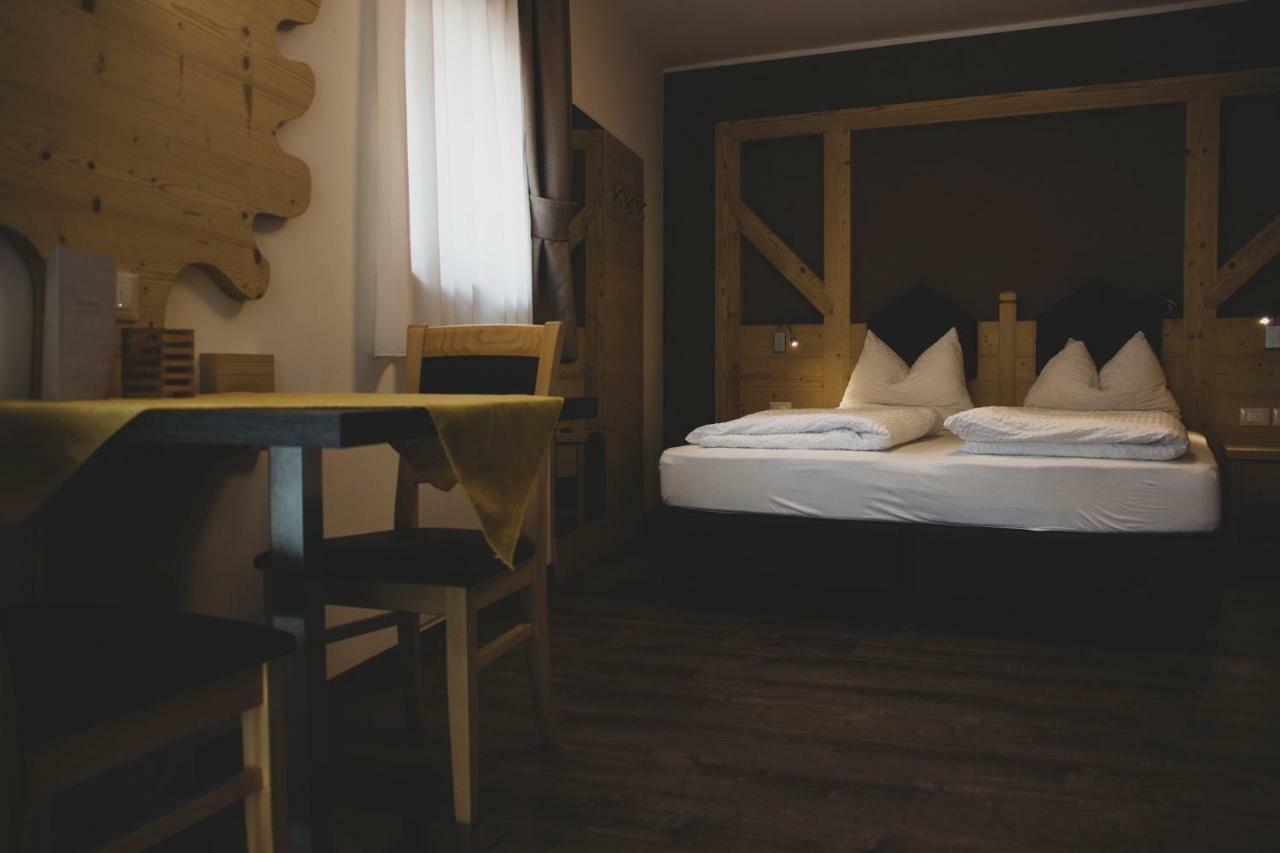 Dolcevita Ambiez B&B San Lorenzo Dorsino Bagian luar foto